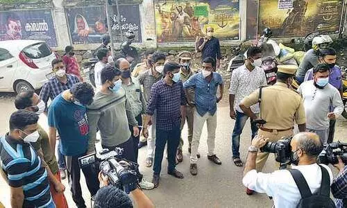 ഒരുകിലോ സ്വർണക്കവർച്ച; ആറ്​ പ്രതികളുമായി പൊലീസ്​ തെളിവെടുപ്പ്​ നടത്തി