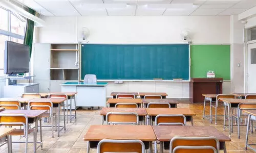 മോ​ഡേ​ൺ നോ​ള​ജ് സ്​​കൂ​ളു​ക​ളി​ൽ 12 വ​രെ വി​ദൂ​ര പ​ഠ​നം