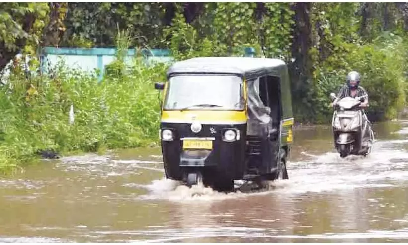 ഗവ. മെഡിക്കൽ കോളജ് ആശുപത്രിയിലേക്ക് ദുരിത യാത്ര ഗവ. മെഡിക്കൽ കോളജ് ആശുപത്രിയിലേക്ക് ദുരിത യാത്ര