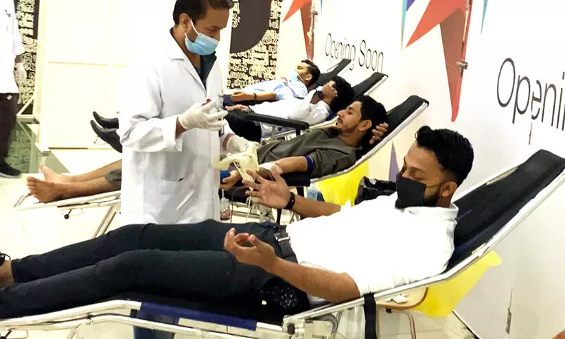 ര​ക്ത​ദാ​ന​വും സൗ​ജ​ന്യ മെ​ഡി​ക്ക​ൽ ക്യാ​മ്പും