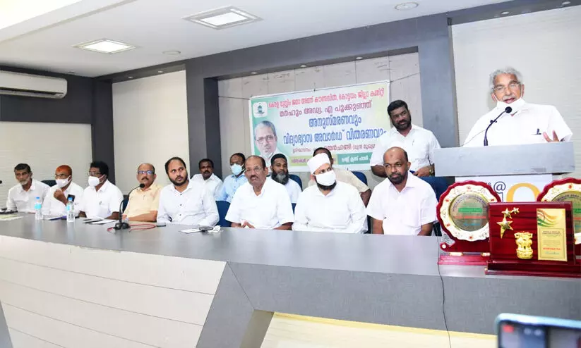 Adv A Pookunju, Oommen Chandy Adv A Pookunju, Oommen Chandy