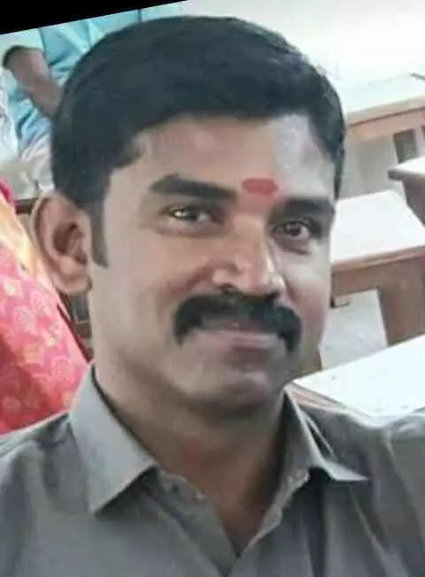 വാഹനാപകടം: ചികിത്സയിലായിരുന്ന ഡ്രൈവർ മരിച്ചു വാഹനാപകടം: ചികിത്സയിലായിരുന്ന ഡ്രൈവർ മരിച്ചു