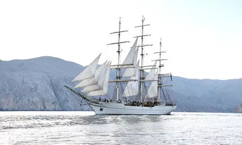 ശ​ബാ​ബ്​ ഒ​മാ​ൻ-2 നാ​വി​ക ക​പ്പ​ലി​ന്​ സ്വീ​ക​ര​ണം ന​ൽ​കും