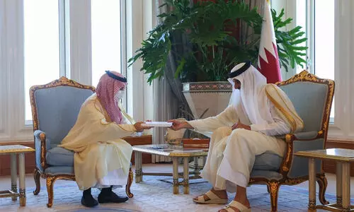 സൗദി - ഖത്തർ സഹകരണം; സൽമാൻ രാജാവ് ഖത്തർ അമീറിന് കത്തയച്ചു സൗദി - ഖത്തർ സഹകരണം; സൽമാൻ രാജാവ് ഖത്തർ അമീറിന് കത്തയച്ചു