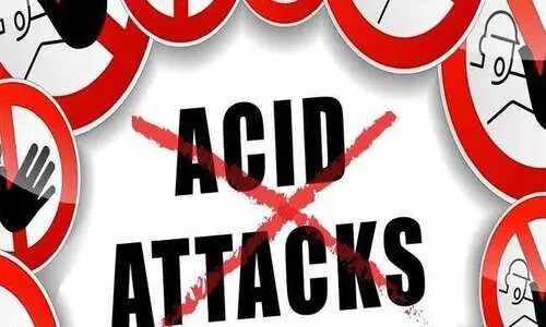 മലയാളി യുവാവി​െൻറ മുഖത്ത്​   ആസിഡൊഴിച്ച്​ യുവതി