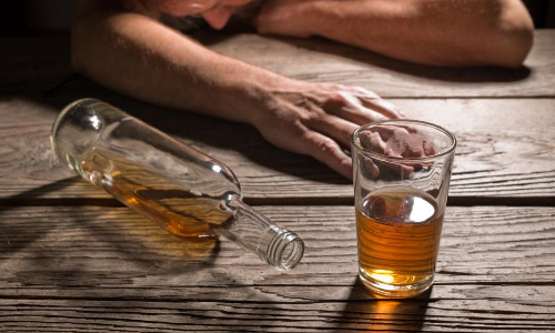 സ്‌കൂളിൽ മദ്യപിച്ച്​ നൃത്തം ചെയ്​ത അഞ്ച് വിദ്യാർത്ഥികളെ പുറത്താക്കി