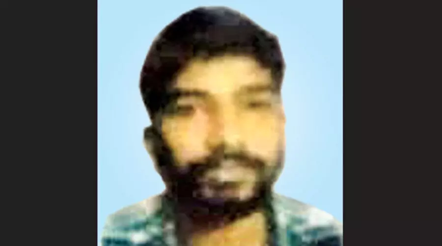 സഹോദരിയെയും അമ്മയെയും ജ്വല്ലറിയിലിരുത്തി മടങ്ങിയ യുവാവ് വീട്ടിൽ തൂങ്ങിമരിച്ച നിലയിൽ സഹോദരിയെയും അമ്മയെയും ജ്വല്ലറിയിലിരുത്തി മടങ്ങിയ യുവാവ് വീട്ടിൽ തൂങ്ങിമരിച്ച നിലയിൽ