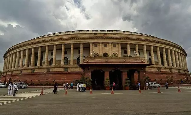 മുല്ലപ്പെരിയാർ: യു.ഡി.എഫ് എം.പിമാർ പാർലമെന്റിലേക്ക് പ്രതിഷേധ പ്രകടനം നടത്തും മുല്ലപ്പെരിയാർ: യു.ഡി.എഫ് എം.പിമാർ പാർലമെന്റിലേക്ക് പ്രതിഷേധ പ്രകടനം നടത്തും