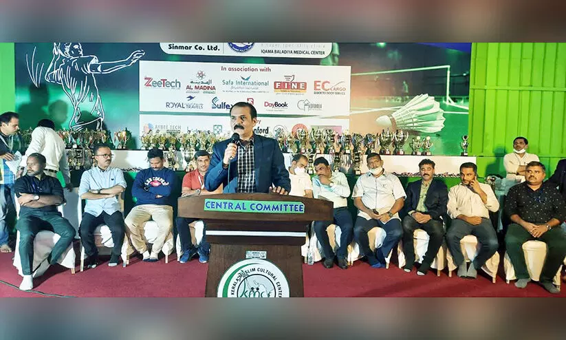 റി​യാ​ദ് കെ.​എം.​സി.​സി ബാ​ഡ്മി​ൻ​റ​ൺ ടൂ​ർ​ണ​മെൻറ്​ സ​മാ​പി​ച്ചു