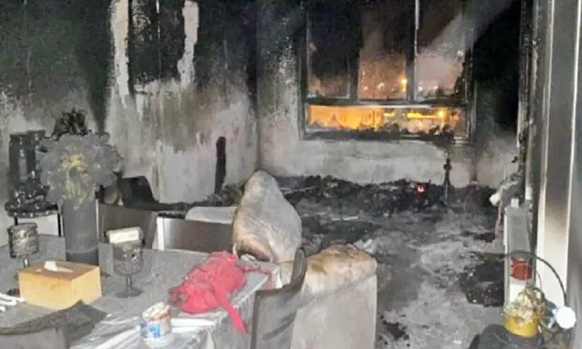 സാ​ൽ​മി​യ​യി​ൽ കെ​ട്ടി​ട​ത്തി​ൽ തീ​പി​ടി​ത്തം