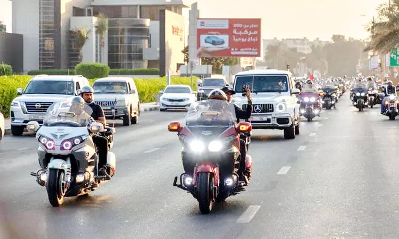 അജ്മാൻ പൊലീസ് കാര്, ബൈക്ക് റാലി സംഘടിപ്പിച്ചു അജ്മാൻ പൊലീസ് കാര്, ബൈക്ക് റാലി സംഘടിപ്പിച്ചു