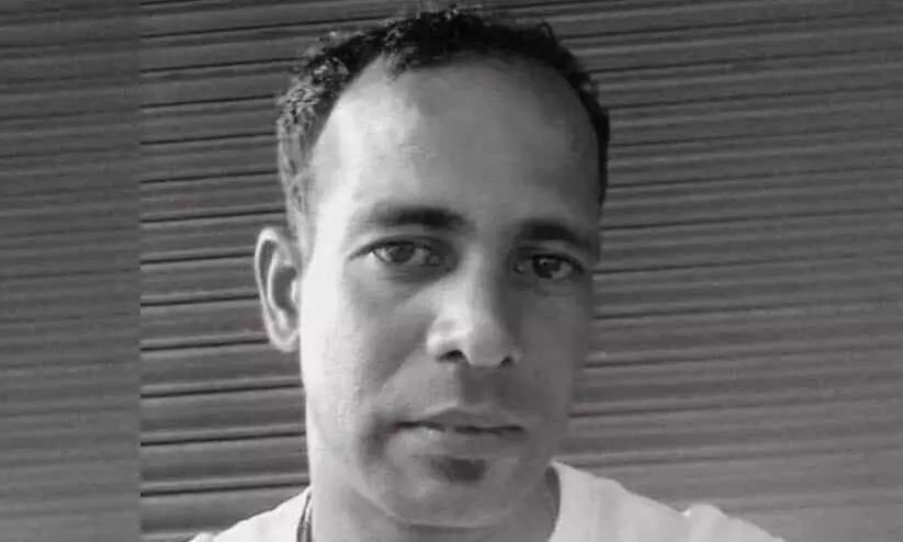 ബൈക്ക് യാത്രികനായ യുവാവ്​ തോട്ടിൽ മരിച്ച നിലയിൽ