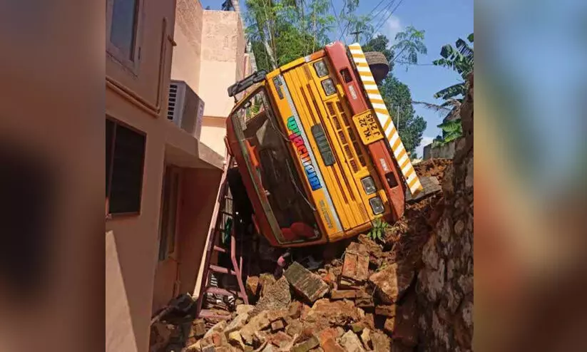 lorry overturned lorry overturned
