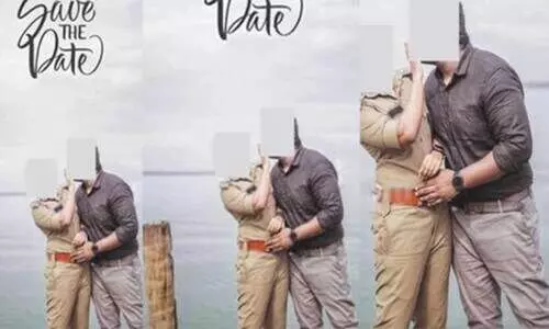 പൊലീസ് യൂനിഫോമിൽ വനിത എസ്.ഐയുടെ സേവ് ദി ഡേറ്റ് ഫോട്ടോ ഷൂട്ട്; സേനയിൽ വിവാദം പൊലീസ് യൂനിഫോമിൽ വനിത എസ്.ഐയുടെ സേവ് ദി ഡേറ്റ് ഫോട്ടോ ഷൂട്ട്; സേനയിൽ വിവാദം