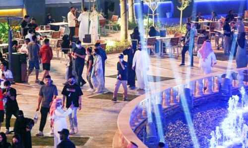 തി​ര​ക്കേ​റി​യ തു​റ​സ്സാ​യ സ്ഥ​ല​ങ്ങ​ളി​ൽ മാ​സ്ക് നി​ർ​ബ​ന്ധം -സൗ​ദി ആ​രോ​ഗ്യ​മ​ന്ത്രാ​ല​യം