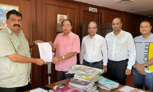 Former Goa CM and Congress MLA Ravi Naik likely to join BJP Former Goa CM and Congress MLA Ravi Naik likely to join BJP