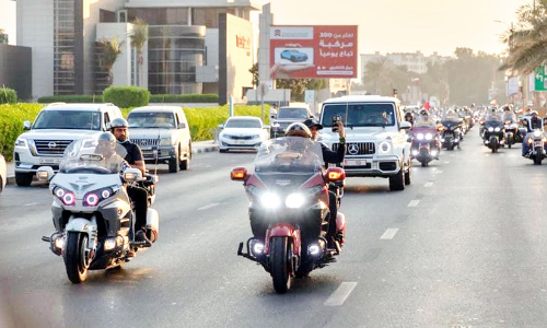 അ​ജ്​​മാ​ൻ പൊ​ലീ​സ് കാ​ര്‍, ബൈ​ക്ക് റാ​ലി സം​ഘ​ടി​പ്പി​ച്ചു