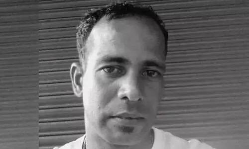 ബൈക്ക് യാത്രികനായ യുവാവ്​ തോട്ടിൽ മരിച്ച നിലയിൽ