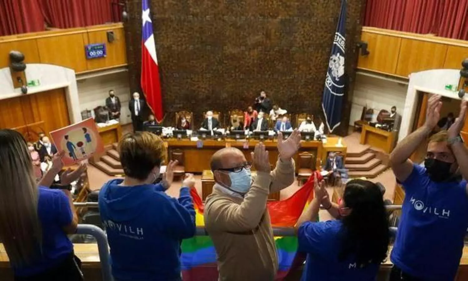 ചി​ലി​യി​ൽ സ്വ​വ​ർ​ഗ വി​വാ​ഹം നി​യ​മ​വി​ധേ​യം