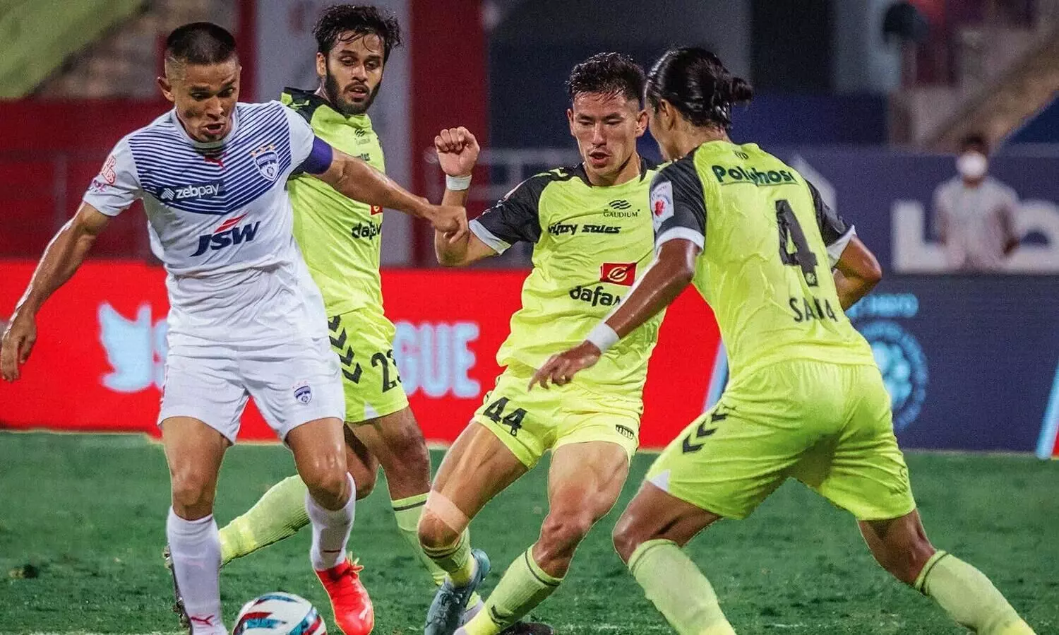 ബംഗളൂരുവിനെ വീഴ്​ത്തി ഹൈദരാബാദ്