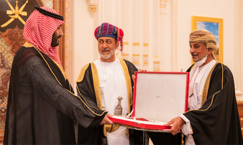 പ​ര​മോ​ന്ന​ത സി​വി​ലി​യ​ൻ ബ​ഹു​മ​തി സ​മ്മാ​നി​ച്ചു