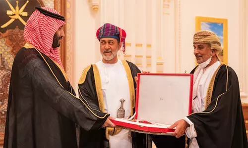 പ​ര​മോ​ന്ന​ത സി​വി​ലി​യ​ൻ ബ​ഹു​മ​തി സ​മ്മാ​നി​ച്ചു