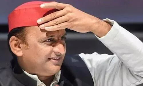 ഈ തൊപ്പി മാറ്റത്തിന്‍റെ അടയാളം; മോദിക്ക്​ ചുട്ട മറുപടിയുമായി അഖിലേഷ്​