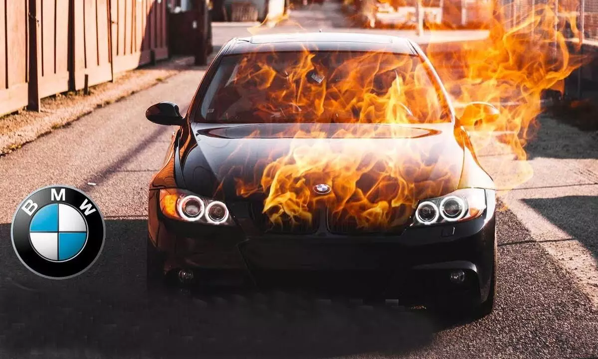 50 BMW cars worth over 10 crores burn down in Mumbai workshop [Video]