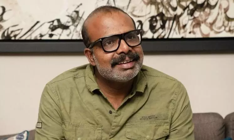 തെറി വിറ്റ് കാശാക്കാൻ ഉദ്ദേശമില്ല; ചുരുളി കണ്ടതുകൊണ്ട് നശിക്കുന്നവരാണെങ്കിൽ ആ തലമുറയെ കൊണ്ട് പ്രയോജനമില്ലെന്ന് ചെമ്പൻ വിനോദ് തെറി വിറ്റ് കാശാക്കാൻ ഉദ്ദേശമില്ല; ചുരുളി കണ്ടതുകൊണ്ട് നശിക്കുന്നവരാണെങ്കിൽ ആ തലമുറയെ കൊണ്ട് പ്രയോജനമില്ലെന്ന് ചെമ്പൻ വിനോദ്