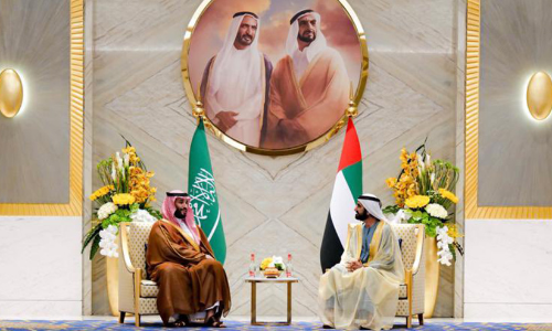 സൗ​ദി കി​രീ​ടാ​വ​കാ​ശി എ​ക്​​സ്​​പോ​യി​ൽ; സ്വീ​ക​രി​ച്ച്​ ​ശൈ​ഖ്​ മു​ഹ​മ്മ​ദ്​