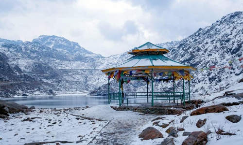 മനോഹര ഹില്‍സ്​റ്റേഷനായ ഡാര്‍ജീലിങ്ങും മഞ്ഞുപർവതങ്ങളുടെ സ്വർഗഭൂമിയായ ഗാങ്ടോക്കും കണ്ടുവരാം...