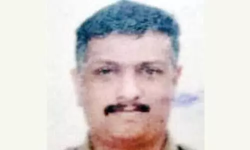 കാളക്കൂറ്റൻ സ്‌കൂട്ടറിൽ ഇടിച്ചു; എ.എസ്.ഐ മരിച്ചു