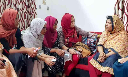 മുൻ ഹരിത നേതാക്കൾ മോഫിയയുടെ കുടുംബത്തെ സന്ദർശിച്ചു