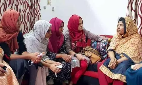 മുൻ ഹരിത നേതാക്കൾ മോഫിയയുടെ കുടുംബത്തെ സന്ദർശിച്ചു