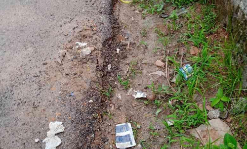 ഇന്‍റർലോക്ക്​ പാകാൻ എടുത്ത കുഴികൾ അപകടക്കെണി