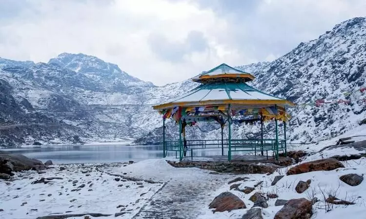 മനോഹര ഹില്‍സ്​റ്റേഷനായ ഡാര്‍ജീലിങ്ങും മഞ്ഞുപർവതങ്ങളുടെ സ്വർഗഭൂമിയായ ഗാങ്ടോക്കും കണ്ടുവരാം...