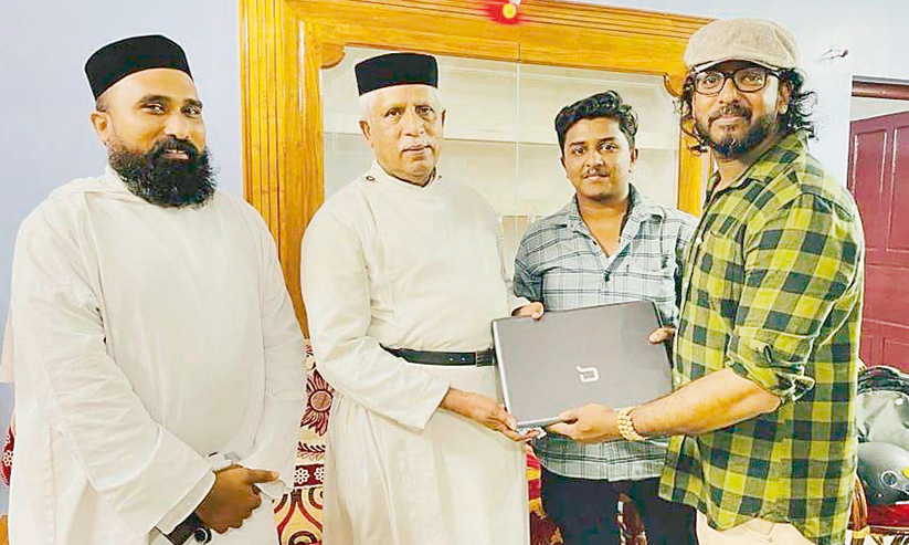 വിദ്യാമൃതം പദ്ധതിയിലേക്ക് ലാപ്ടോപ് നൽകി വിദ്യാമൃതം പദ്ധതിയിലേക്ക് ലാപ്ടോപ് നൽകി