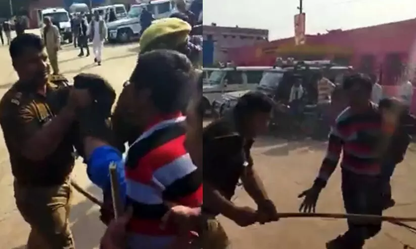 അമ്മയില്ലാത്ത കുഞ്ഞാണിതെന്ന് കരഞ്ഞു പറഞ്ഞിട്ടും കരളലിയാതെ പൊലീസ്; യു.പിയിൽ നിന്നുള്ള ക്രൂര ദൃശ്യങ്ങൾ -വിഡിയോ അമ്മയില്ലാത്ത കുഞ്ഞാണിതെന്ന് കരഞ്ഞു പറഞ്ഞിട്ടും കരളലിയാതെ പൊലീസ്; യു.പിയിൽ നിന്നുള്ള ക്രൂര ദൃശ്യങ്ങൾ -വിഡിയോ