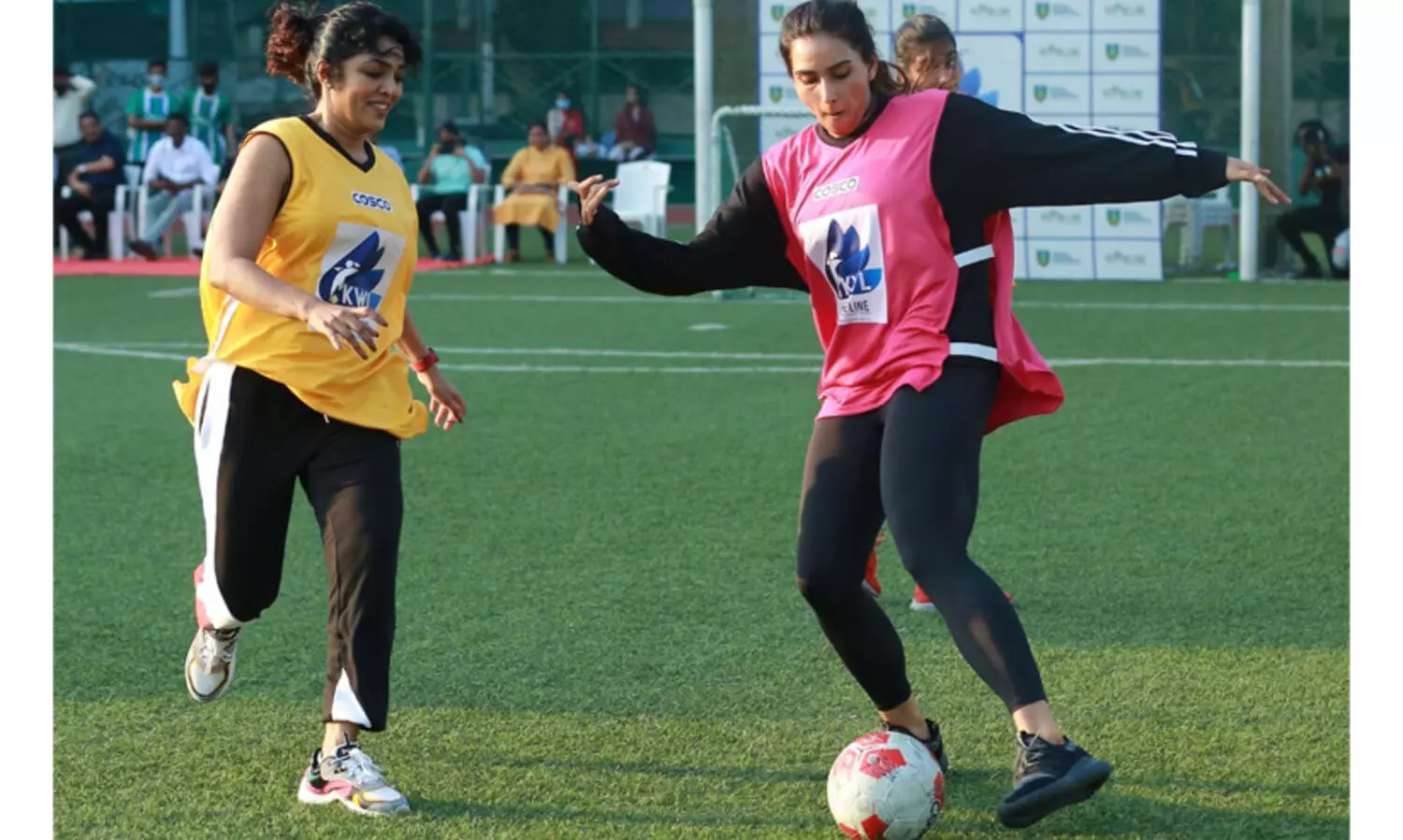 മാളവിക ജയറാമിന്‍റെ ടീമിനോട് ഏറ്റുമുട്ടി, റിമയുടെ ടീമിന് ജയം