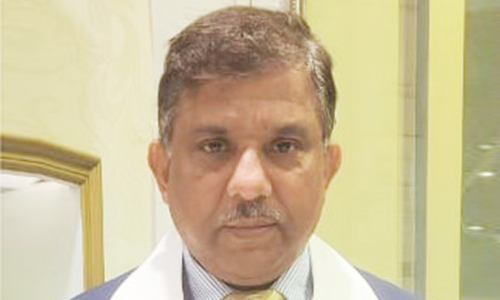 അറബ് രാജ്യങ്ങളിൽ അത്തര്‍ സുഗന്ധം പടർത്തി അസീസ്‌ മടങ്ങുന്നു