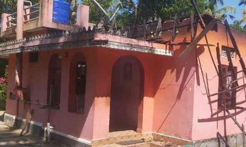 കുമാരപുരത്ത് വീട് കത്തിനശിച്ചു