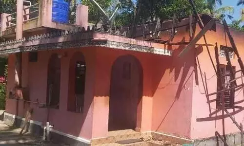 കുമാരപുരത്ത് വീട് കത്തിനശിച്ചു