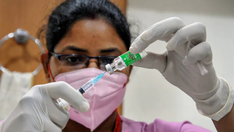 ഒമിക്രോണിനെതിരെ ബൂസ്റ്റർ ഡോസ് ഫലപ്രദം ഒമിക്രോണിനെതിരെ ബൂസ്റ്റർ ഡോസ് ഫലപ്രദം