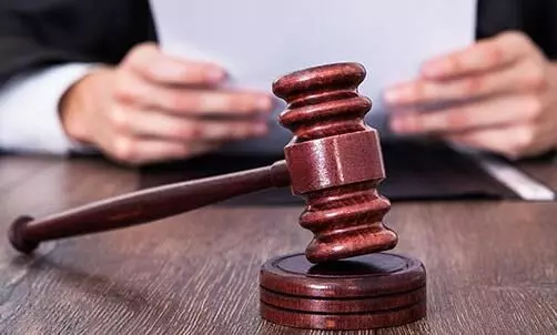 വനിത സുഹൃത്തുമായി ചേർന്ന് ഭാര്യയെ ഉപദ്രവിച്ച കേസ്: പ്രതികളെ വെറുതെവിട്ടു വനിത സുഹൃത്തുമായി ചേർന്ന് ഭാര്യയെ ഉപദ്രവിച്ച കേസ്: പ്രതികളെ വെറുതെവിട്ടു