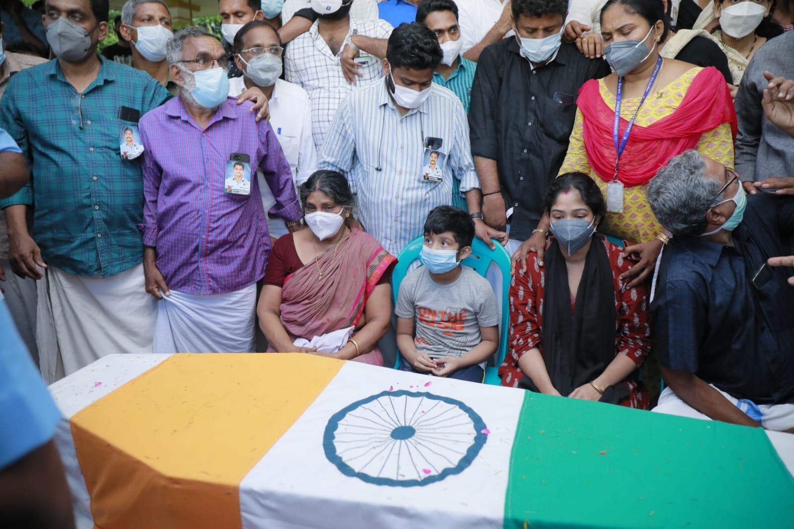 പ്രദീപ് ഇനി ജ്വലിക്കുന്ന ഓർമ; ജന്മനാട് വിടചൊല്ലി