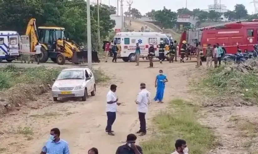 ഈറോഡിൽ വിഷവാതക ചോർച്ച: ഒരു മരണം; 13 പേർ ആശുപത്രിയിൽ