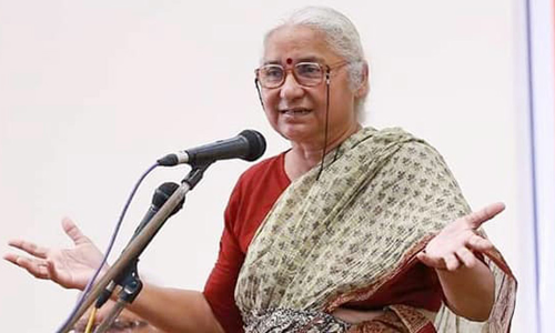 സി​ൽ​വ​ർ​ലൈ​ൻ അ​ന്താ​രാ​ഷ്ട്ര മൂ​ല​ധ​ന പാ​ത -മേ​ധ പ​ട്ക​ർ