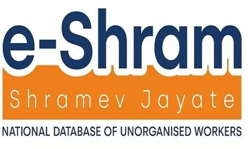 ഇ-ശ്രം പദ്ധതി: രജിസ്റ്റര് ചെയ്യാനുള്ളത് പത്ത് ലക്ഷത്തിലേറെ തൊഴിലാളികൾ ഇ-ശ്രം പദ്ധതി: രജിസ്റ്റര് ചെയ്യാനുള്ളത് പത്ത് ലക്ഷത്തിലേറെ തൊഴിലാളികൾ