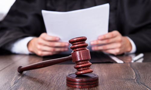 തൊ​ഴി​ൽ ത​ർ​ക്ക​ം: 2490 തൊ​ഴി​ലാ​ളി​ക​ൾ​ക്ക് തു​ണ​യാ​യി കോ​ട​തി