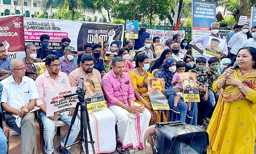 മനുഷ്യാവകാശ ദിനത്തിൽ സെക്ര​ട്ടേറിയറ്റിന്​ മുന്നിൽ സമരപ്രളയം